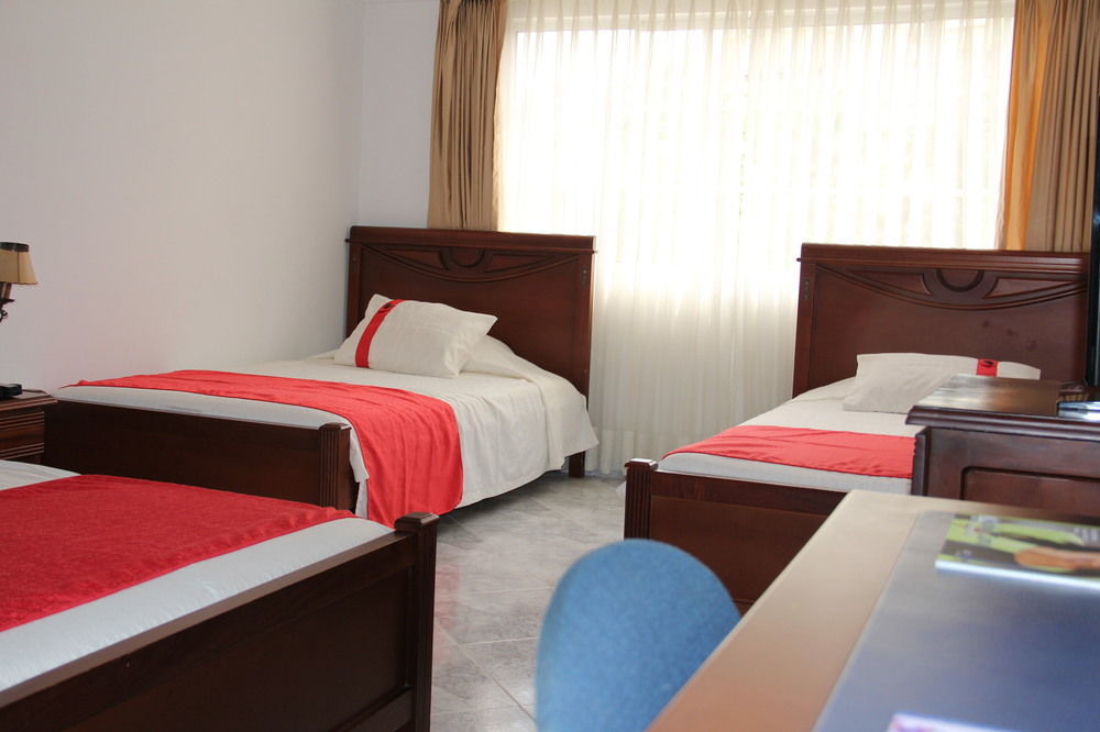 Azor Hotel Cali Versalles Exterior photo